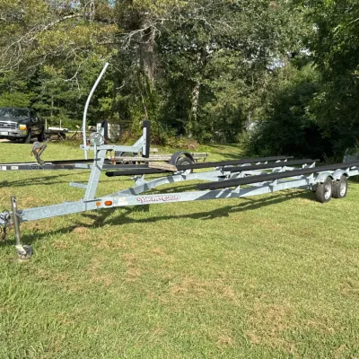 Sale Photo Thumbnail #4: Yacht Club boat trailer