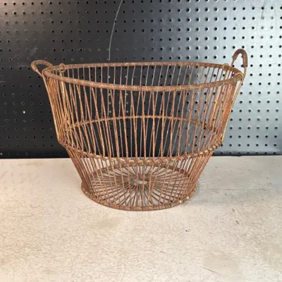 Sale Photo Thumbnail #158: Oyster basket