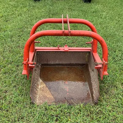 Sale Photo Thumbnail #50: tractor dirt scoop