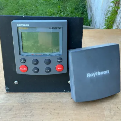 Sale Photo Thumbnail #192: Raytheon Autohelm Series ST5000+ Autopilot