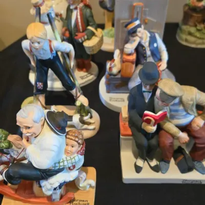 Sale Photo Thumbnail #20: Large Norman Rockwell collection including mugs, figurines and plates