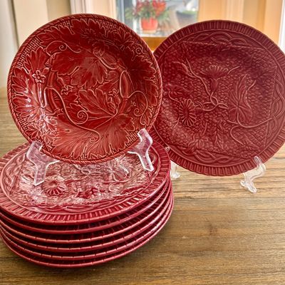 Bordallo Pinheiro Morning Glory Red (x7), One Bordallo Pinheiro "Vine Red" bowl