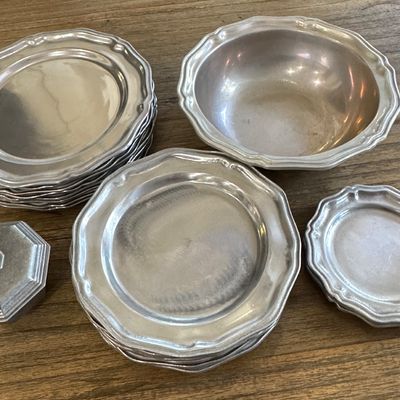Wilton armetale  "Queen Anne" pewter 8 dinners, 8 salads and extras

