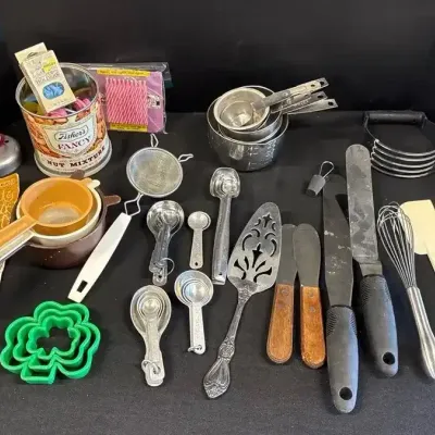 VTG Baking Tools - Measuring Cups / Spoons, Sifters, Elpo Patty Shell Set