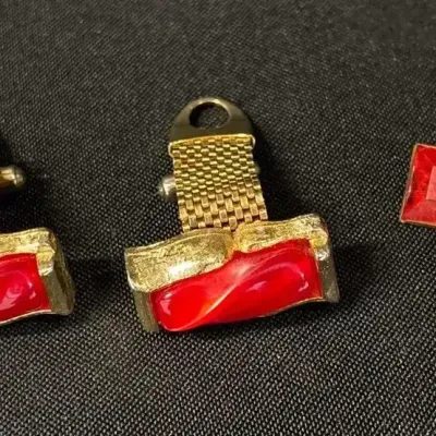 VTG Cuff Links - Gold Tone, Red Glass, Mesh Wraparound + Art Deco Square