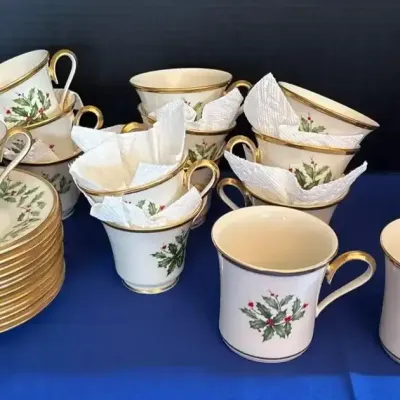 Lenox Holiday China Coffee / Tea - 12 Cups & Saucers + 2 Mugs + 2 Solitaire White