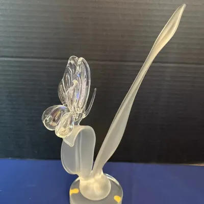 Vintage Butterfly on Frosted Leaf Sculpture - Frabel Style Art Glass