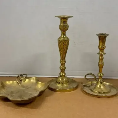 VTG Brass Decor - Candlestick Holders, Leaf Plate, Heavy, Gold