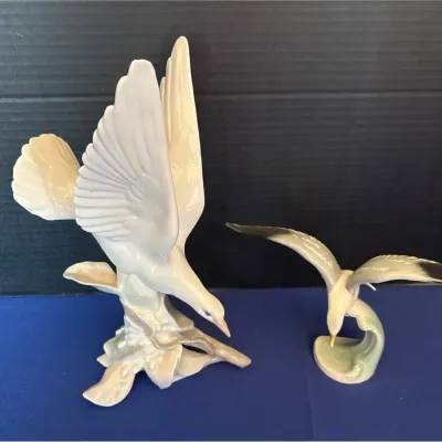 2 Porcelain Bird Figurines - Lladro Dove & Goebel Silver Gull Wave