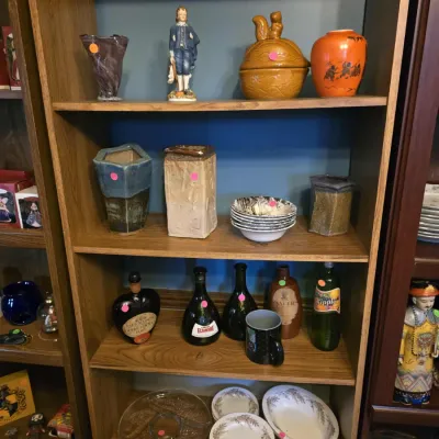 Sale Photo Thumbnail #18: Crafts, Bottles, Insulators