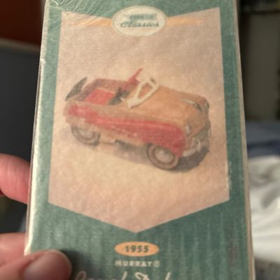 Sale Photo Thumbnail #22: Murray Royal Delux Classics model car with labels 