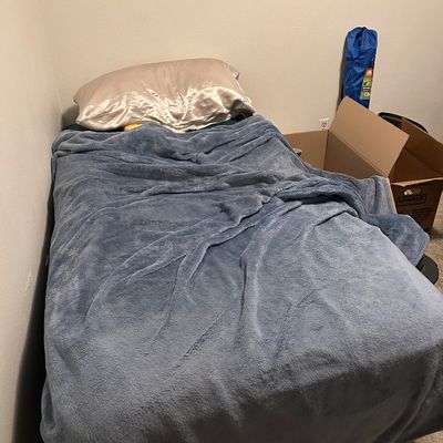 Sale Photo Thumbnail #10: Single bed, mattress & frame