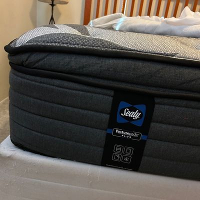 Sale Photo Thumbnail #13: King Sealy posture-pedic pillow top mattress.  Newer 