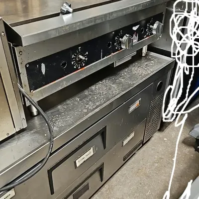 Griddle and bottom stand