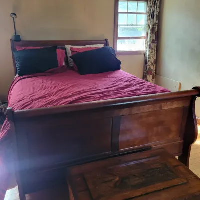 Sale Photo Thumbnail #75: Queen Bed 