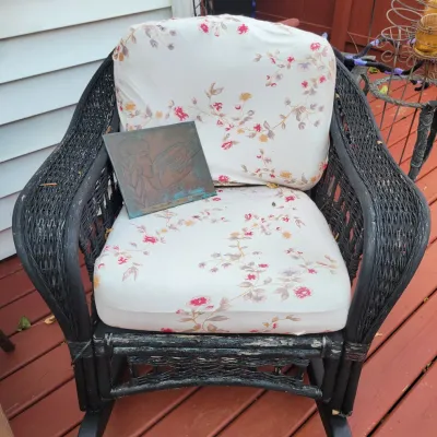 Sale Photo Thumbnail #126: Wicker rocker