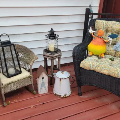 Sale Photo Thumbnail #117: Wicker Chair 