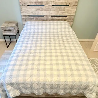 Ashley Furniture Grey Weathered Faux Wood Queen Size Bed Frame With Bamboo Mattress And Matching Night
