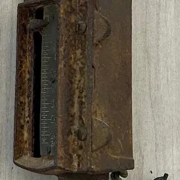 Antique Cast Iron Heavy Duty 300 Pound Spring Balance Scale