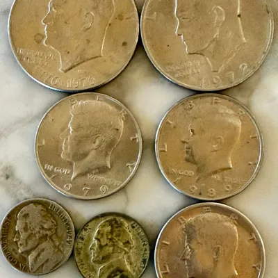 (2) Eisenhower Dollars Bicentennial & 1972 (3) Kennedy Half Dollars 71, 79, 80

