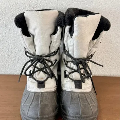 
Pair Of Sorel Thinsulite Ladies Boots Size 10