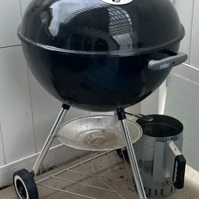 Weber Charcoal Grill With Base And Char-griller Lighter And Cover