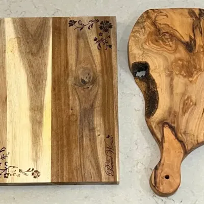 
(4) Small Natural Wood Cutting Boards - (1) Pioneer Woman