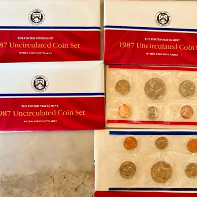 
(4) 1987 Uncirculated Coin Sets With P And D Mint Marks