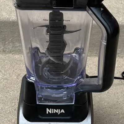 Ninja Professional 1000W Blender Model BL610