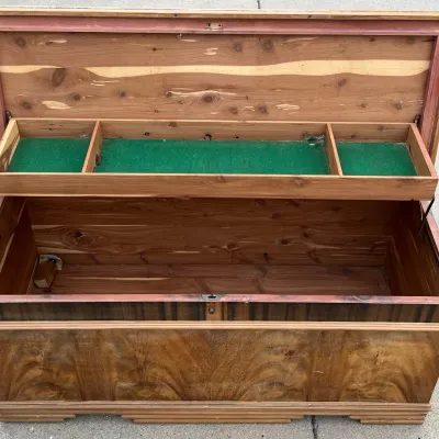 
Vintage Cedar Lined Chest With Tray - No Key