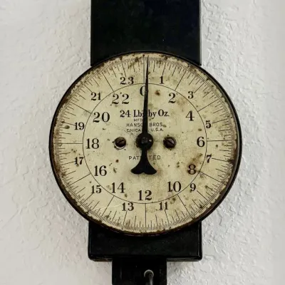 Antique Hanson Bros 24lb Black Metal Hook Scale