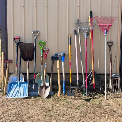 G large yard garden tool lot