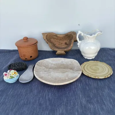 Ld assorted decorative items