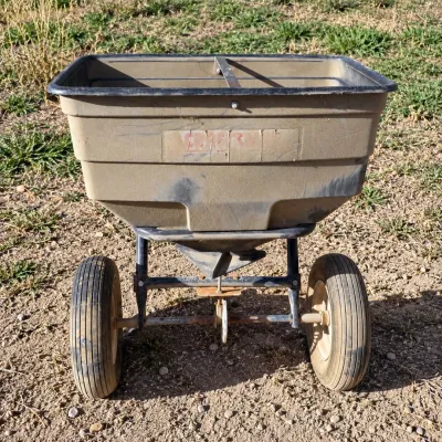 G craftsman towable spreader