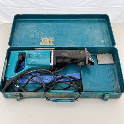 G makita jr3000v reciprocating saw