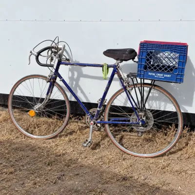 G road bicycle with custom rear crate carrier