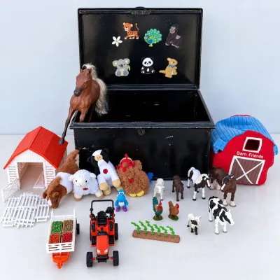 T assortment of farm animal toys