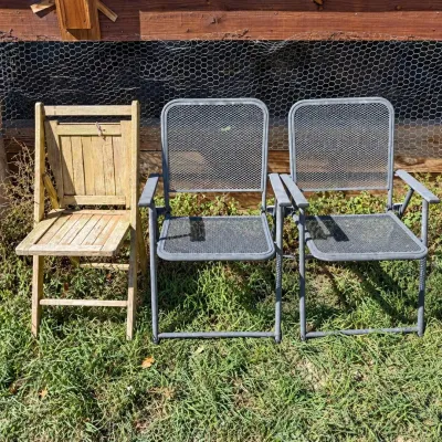 F mixed set of outdoor chairs