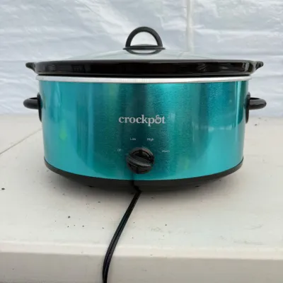 K teal crock pot slow cooker