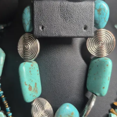 Faux Turquoise Color Southwest Style Chip Choker Necklace & Bracelet