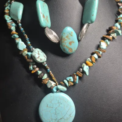 Faux Turquoise Color Southwest Style Chip Choker Necklace & Bracelet