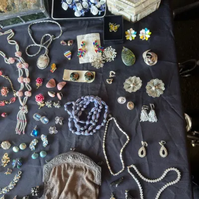 Sale Photo Thumbnail #19