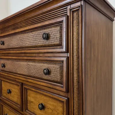 Sale Photo Thumbnail #120: Broyhill Queen Size Bed, Night Stand and Chest of Drawers