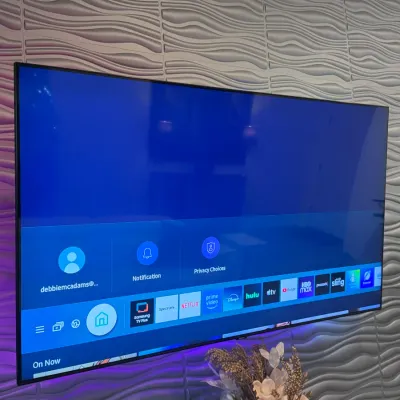 Sale Photo Thumbnail #24: Samsung Smart TV