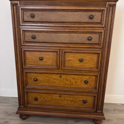 Sale Photo Thumbnail #119: Broyhill Queen Size Bed, Night Stand and Chest of Drawers