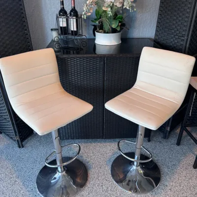 Sale Photo Thumbnail #47: Adjustable Height Chairs