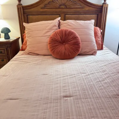 Sale Photo Thumbnail #122: Broyhill Queen Size Bed, Night Stand and Chest of Drawers