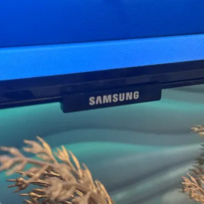 Sale Photo Thumbnail #25: Samsung Smart TV