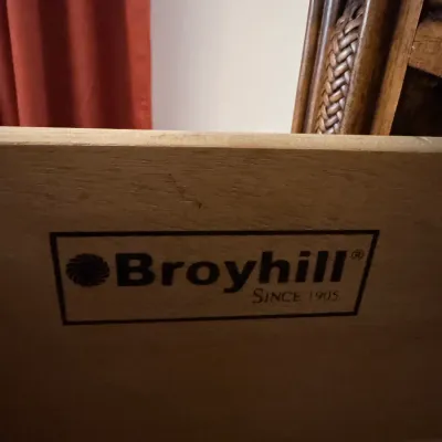 Sale Photo Thumbnail #121: Broyhill Queen Size Bed, Night Stand and Chest of Drawers