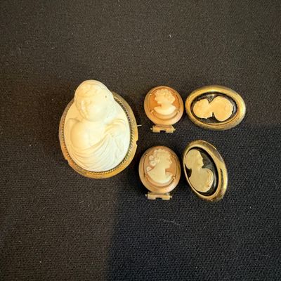 Vintage Costume Jewelry Collection incl. Rhinestones & Pearls Plus More (K-RG)